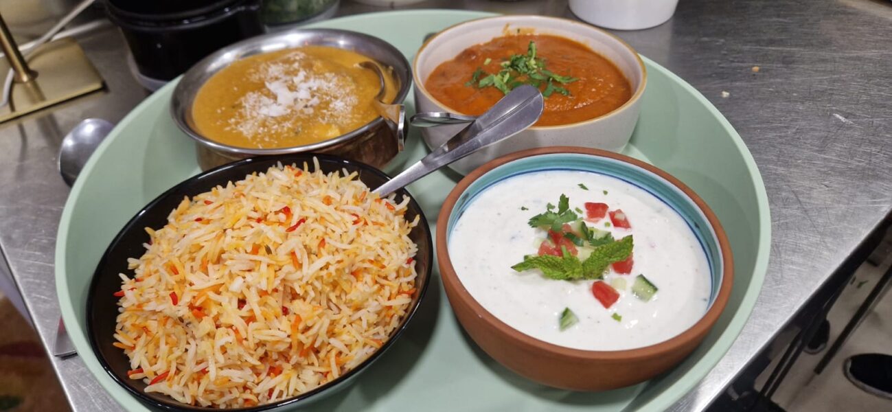 Raita& chicken handi